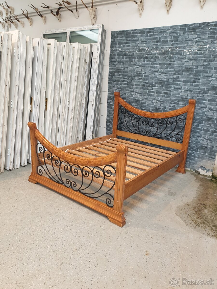 Drevena postel z masivu