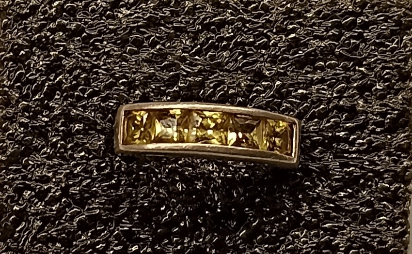 Strieborný prsteň so zaffirom