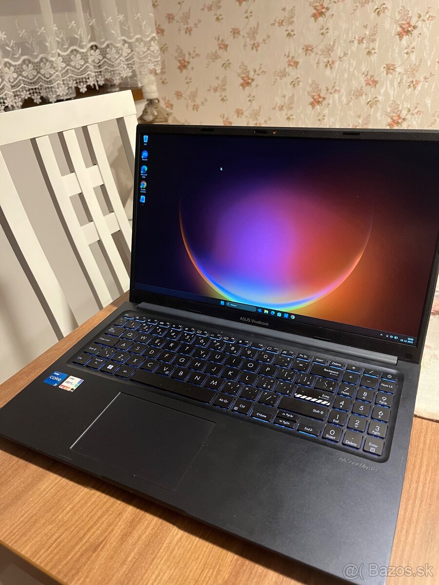 🔥 TOP STAV – ASUS Vivobook i5 / 16 GB RAM / SSD / Windows 1