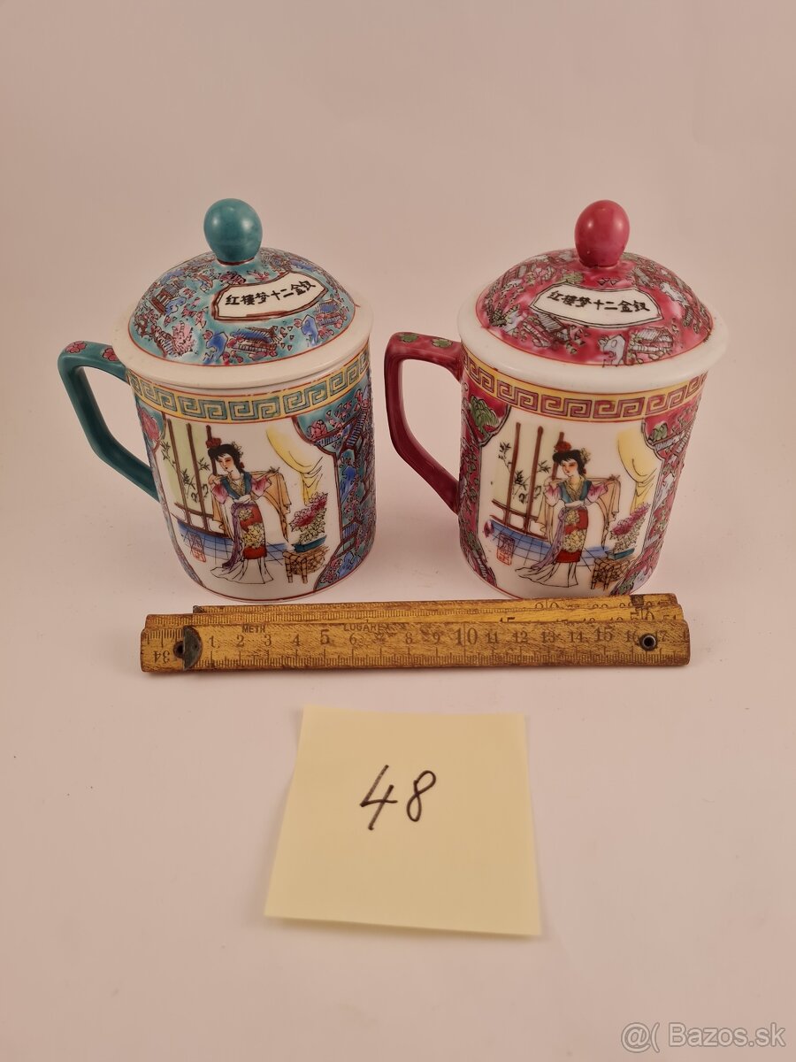 Duo porcelánovych čínskych hrnčekov s viečkom