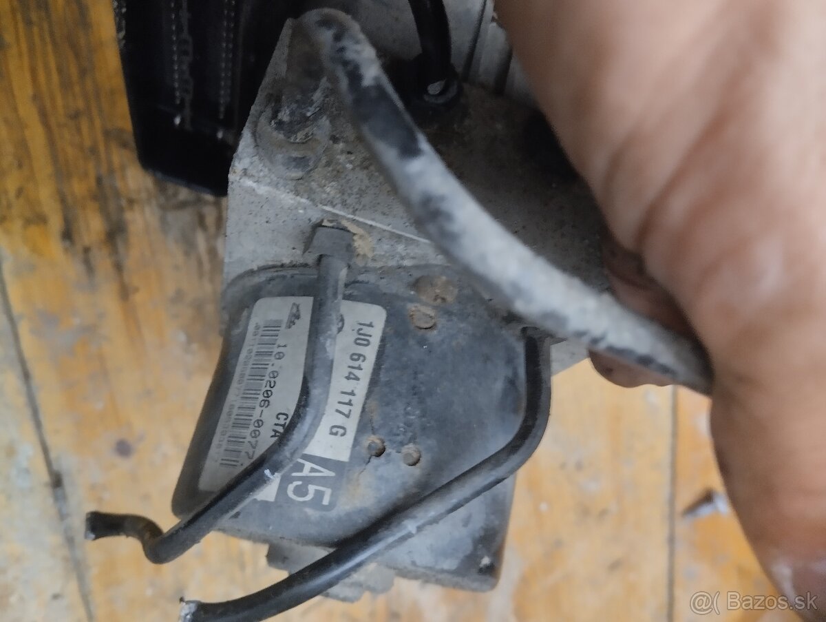 Abs jednotka Skoda Superb 1