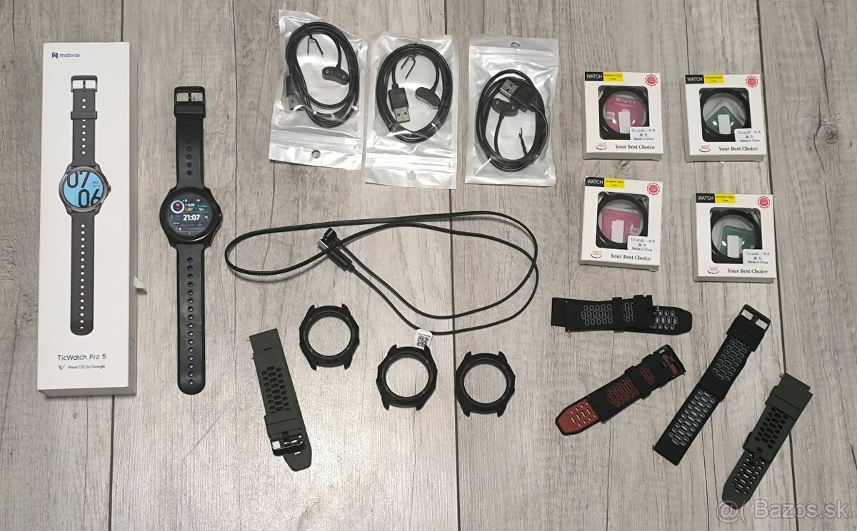 TicWatch Pro 5 s náramkami a ochrannými púzdrami - Top stav