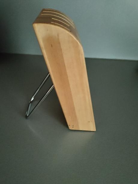 Stojan na nože FISKARS