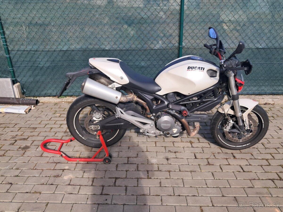 Predám ducati monster 696.r.v 2009