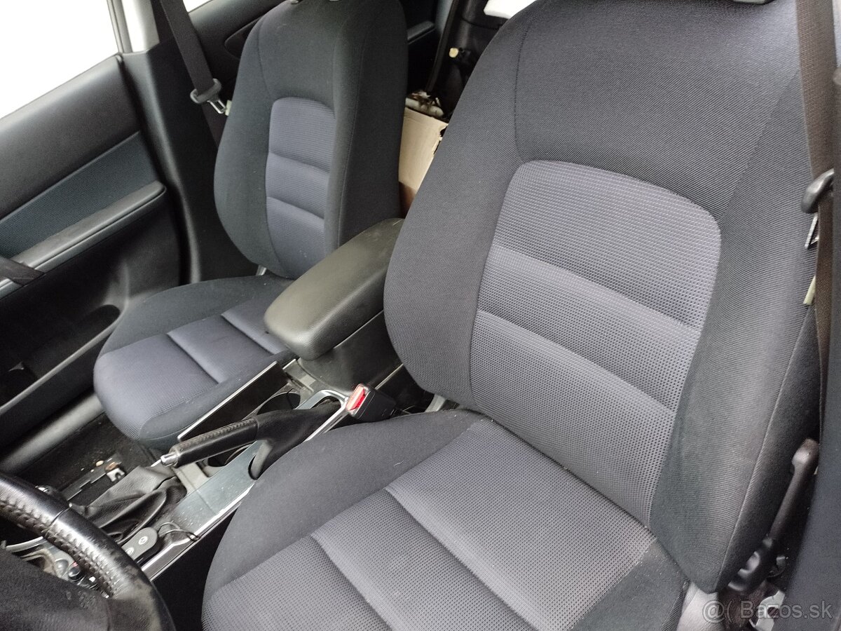 Predám sedačky na Mazda 6