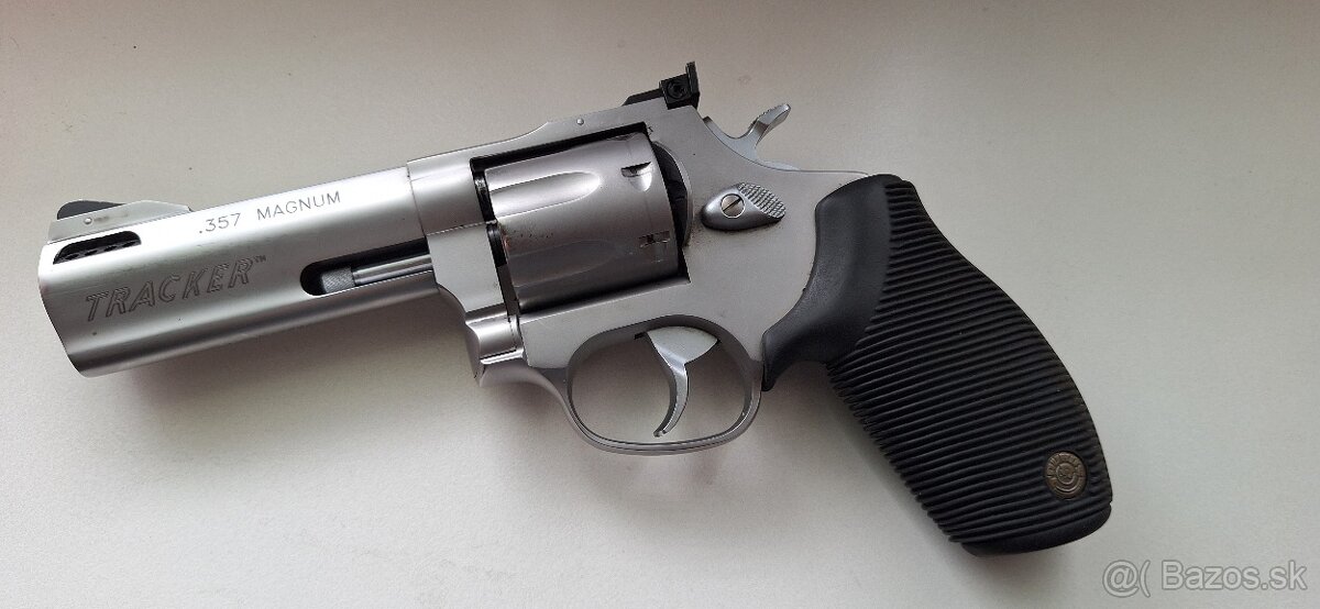Revolver Taurus Tracker 627, 4", .357 Mag.