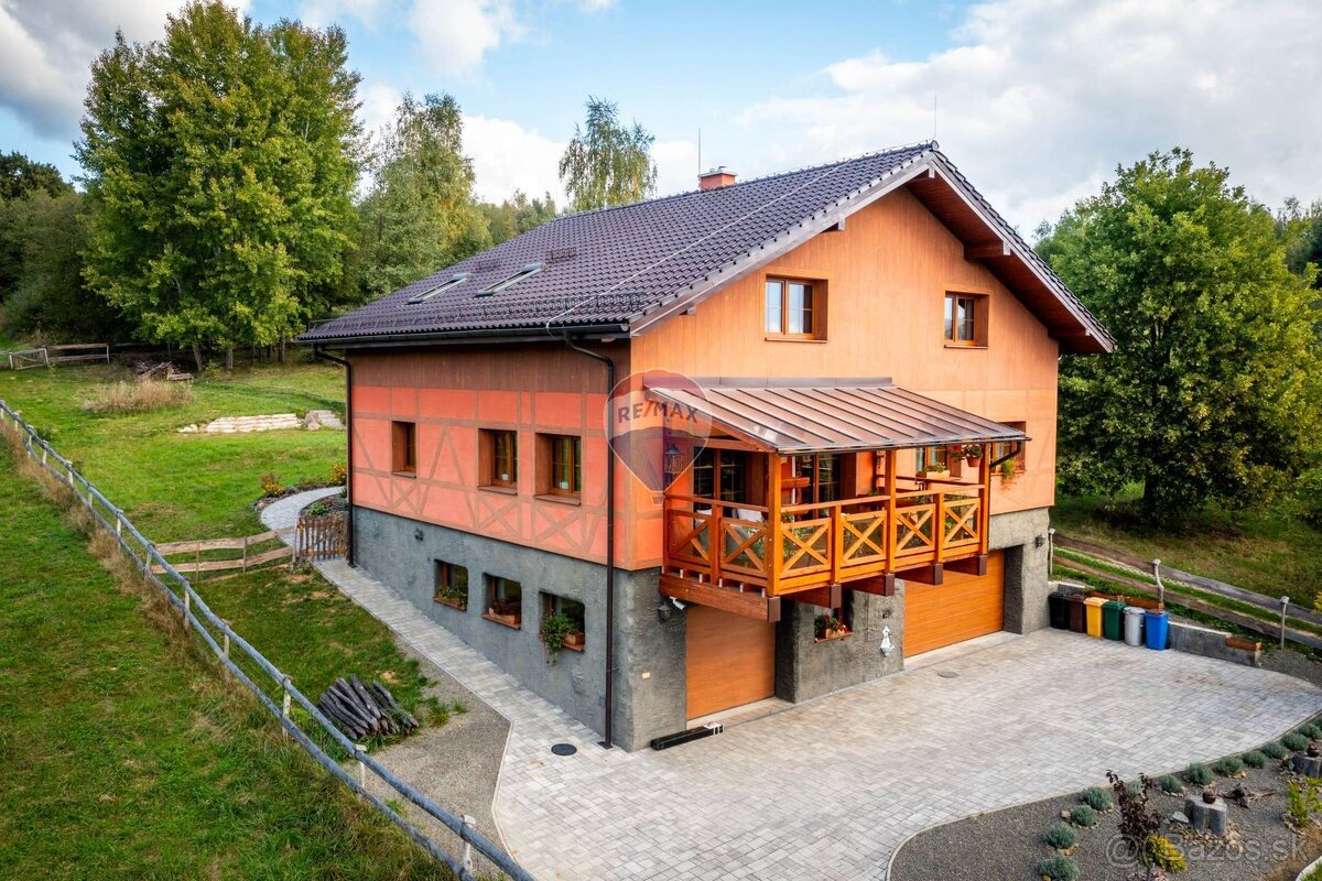 PREDAJ, Rodinný dom, Snina, Ul. Jesenského, pozemok 5784 m2,