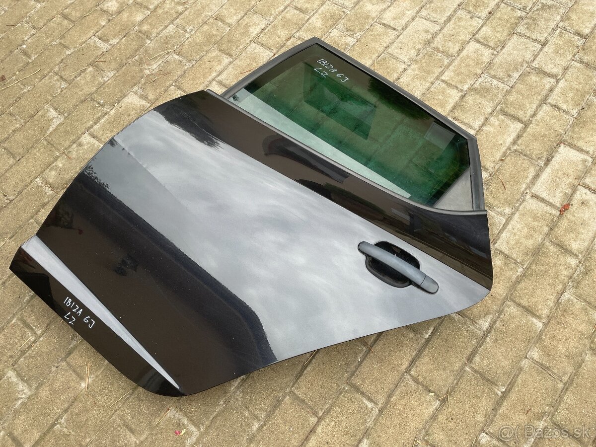 seat ibiza dvere kufor svetlo vystuha ventilator motorček