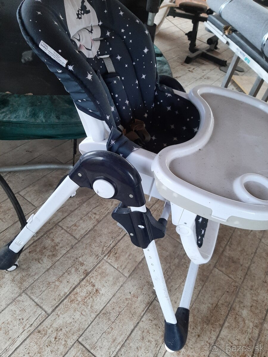 JEDÁLENSKÁ STOLIČKA  ´BILELO MODRÁ nepoškodená