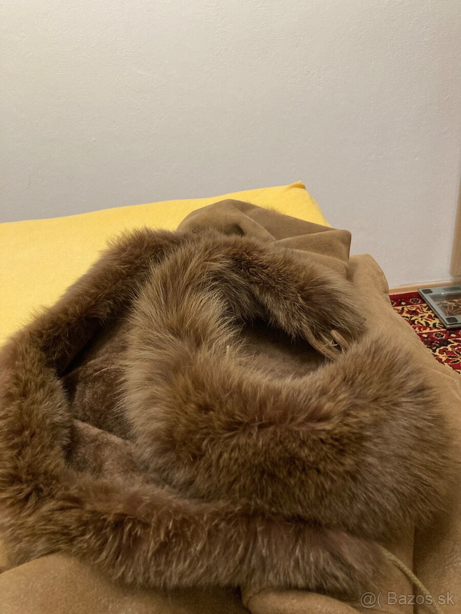 Kožuch dámsky slovenský s kapucňou