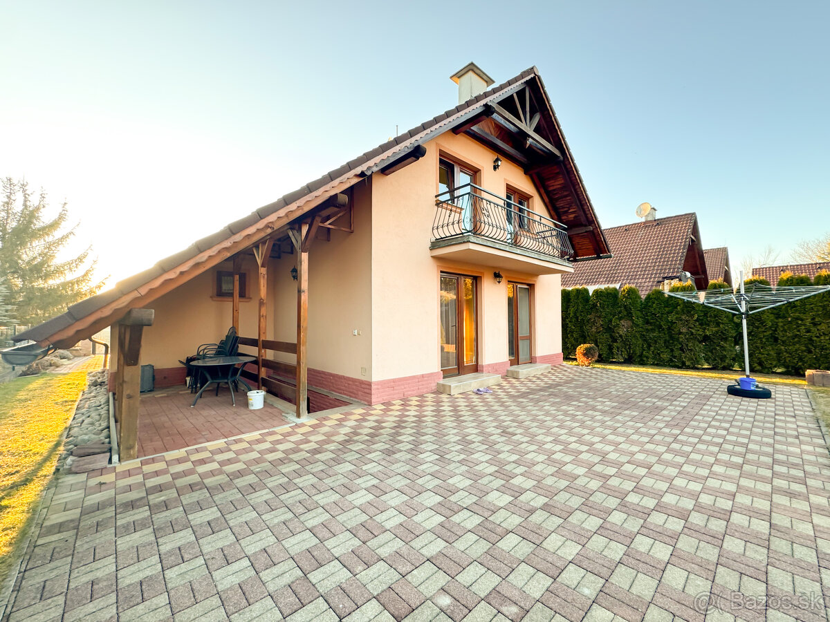Unikátna ponuka rodinného domu s futbalovým ihriskom a ve
