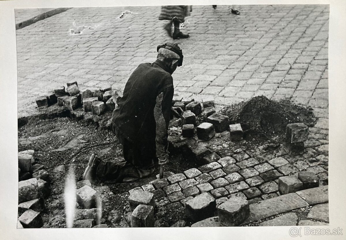 Irena Blühová – Dláždič autorská, okolo 1975