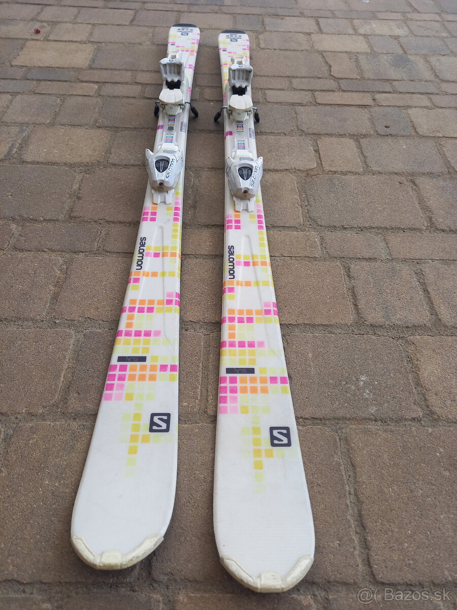 Predám dámske lyže Salomon 159 cm.