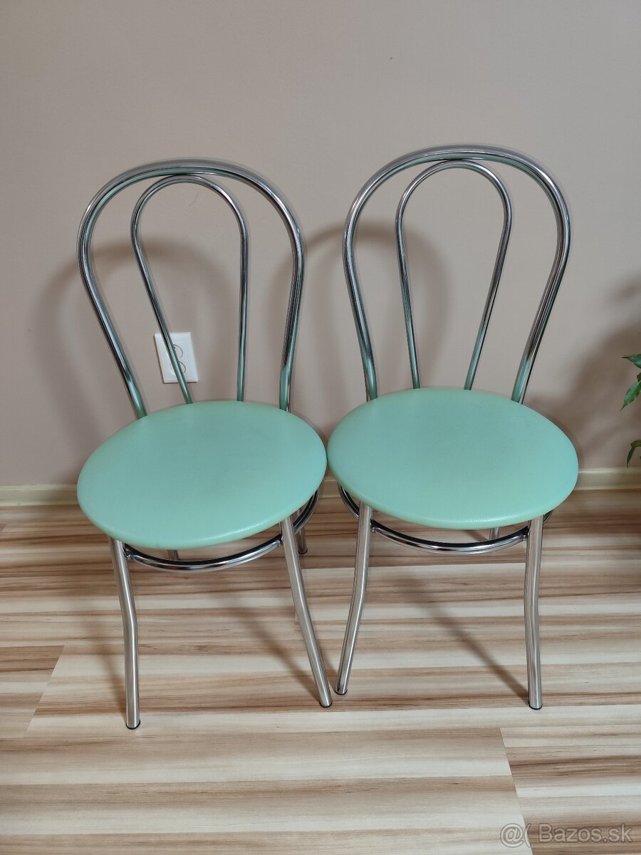 Kovové jedálenské stoličky