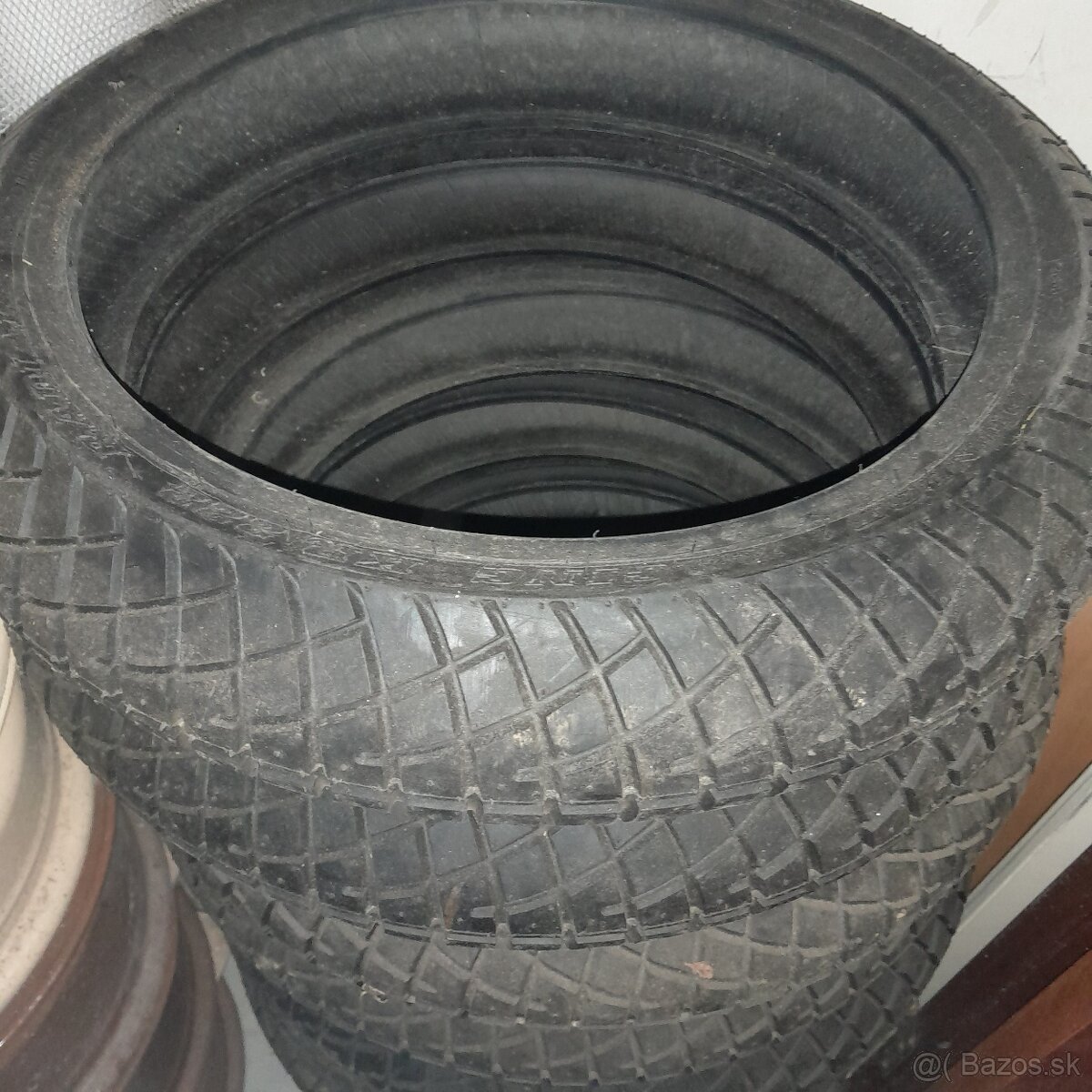 Moto,,kára, R17