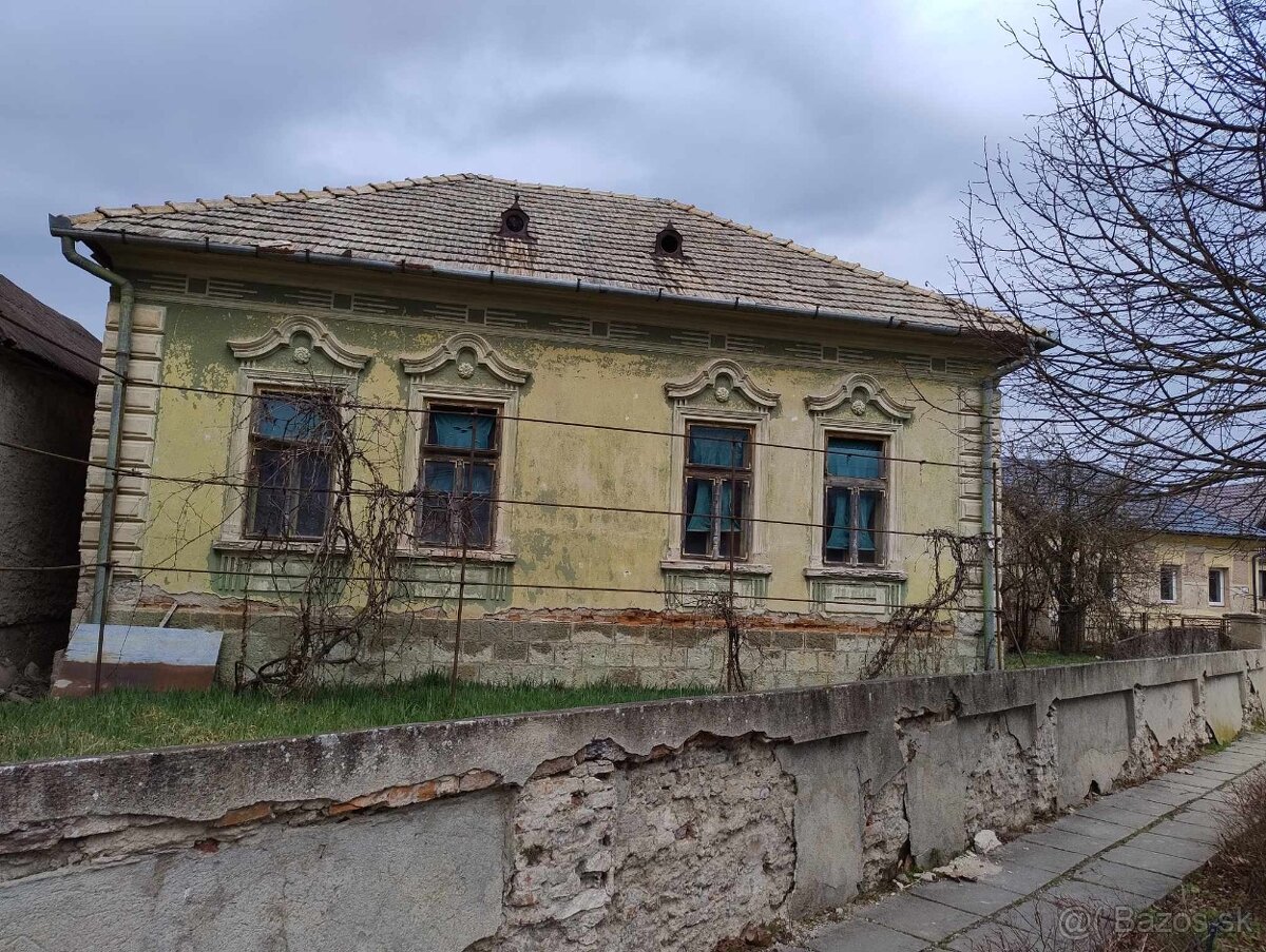 Dom, garáž, hospodárske budovy, letná kuchyňa