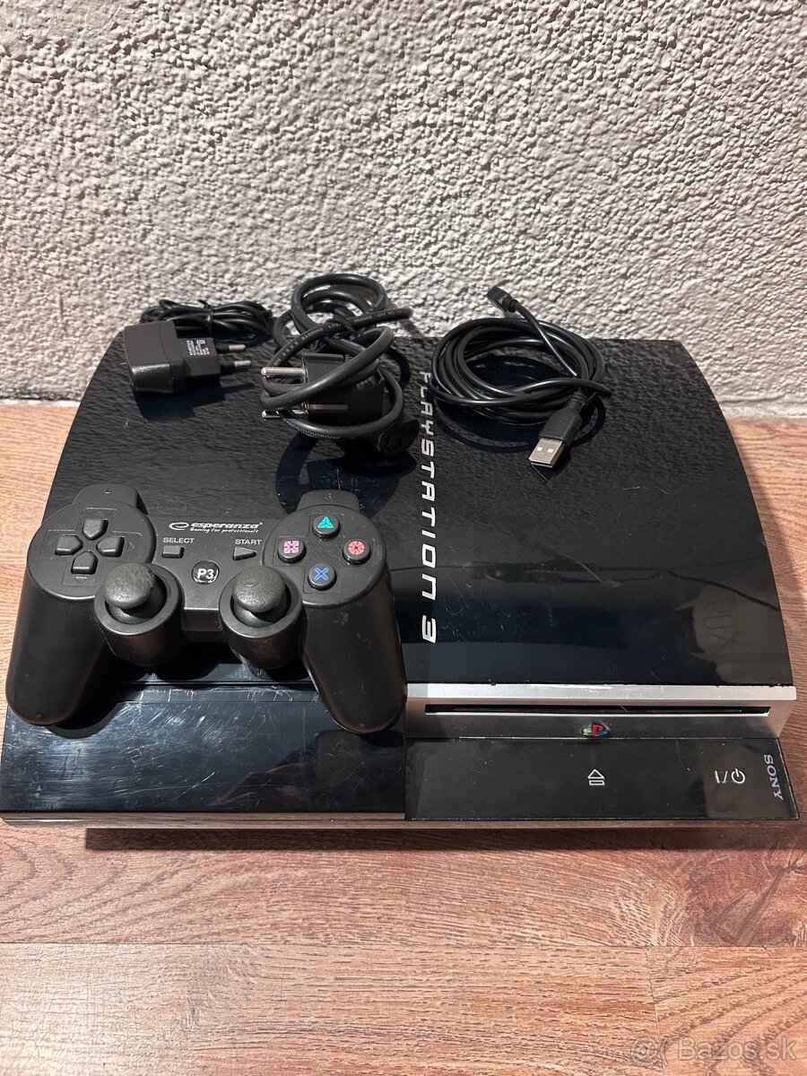 Predám hernú konzolu PS3 + príslušenstvo