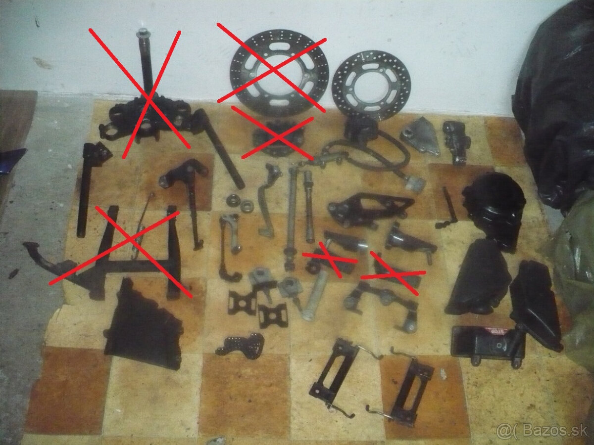 Kawasaki GPZ 500 /20 kW/ r. 95 díly