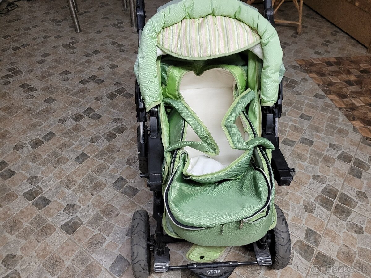 Predám detský kočík s plnou výbavou