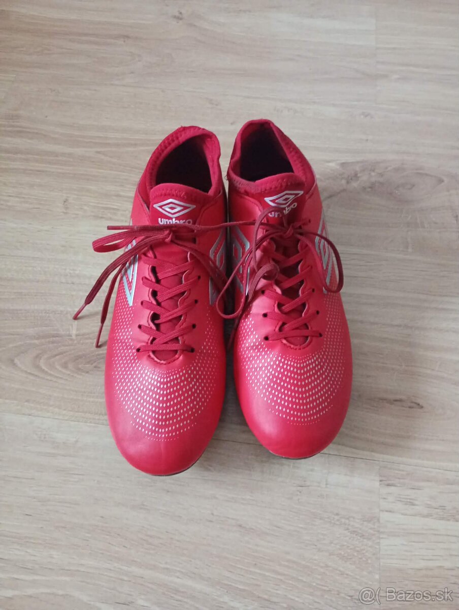 Kopačky + chrániče – veľ. 42 / M