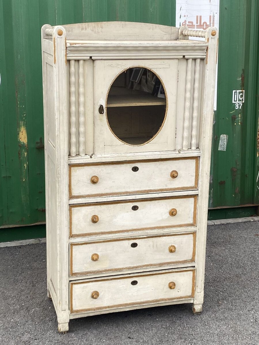 secesná komoda 1900