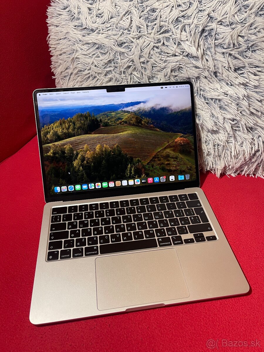 Apple Macbook Air M2 ako nový + kryt (8GB/256GB)
