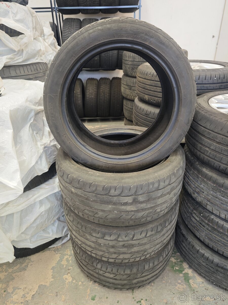 235/45 R17 Sebring Letné