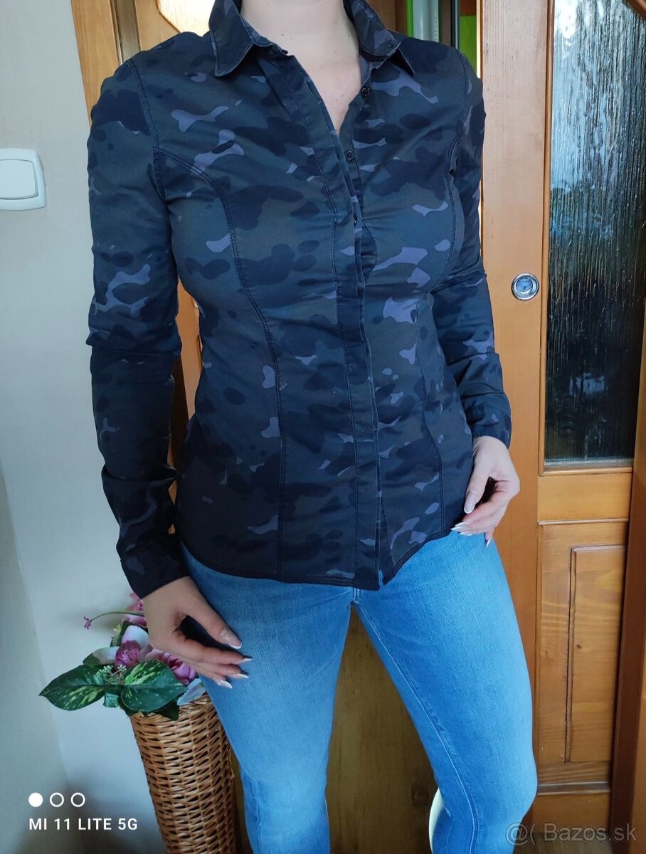 Dámska slim košeľa Calvin Klein Jeans, veľ. XS/S