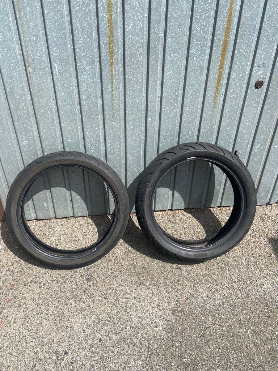 Sada moto pneumatik