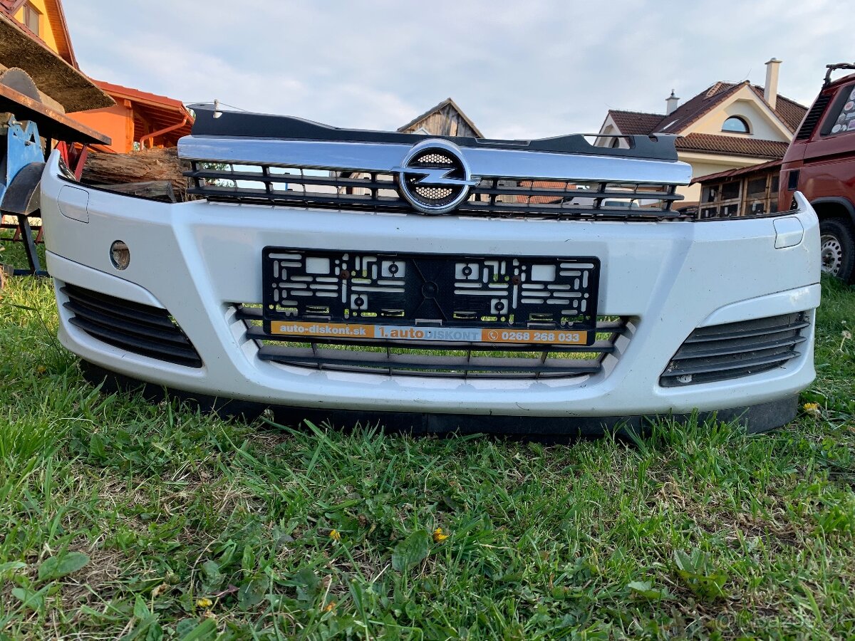Opel astra H predný nárazník