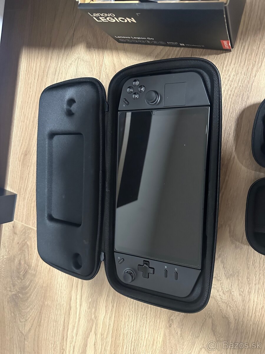 Lenovo Legion Go 8APU1 Shadow Black + okuliare