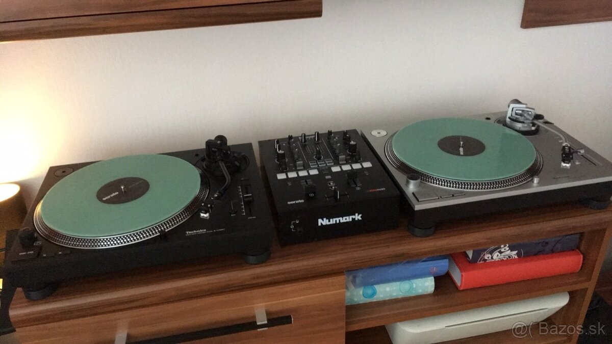 Technics SL1210/1200 MK7      2ks