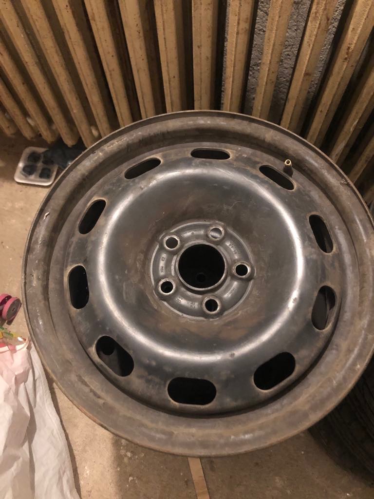 Predám 4ks 5x100 r15 plechových diskov