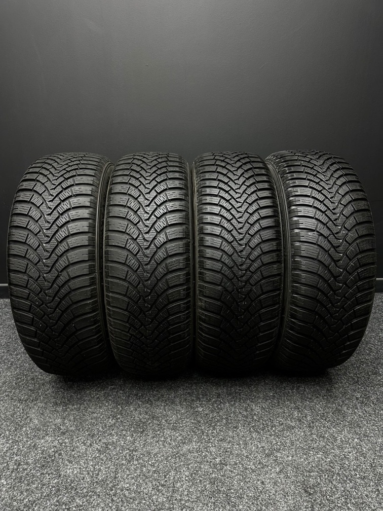 Sada pneu Falken 215/60/17 100V