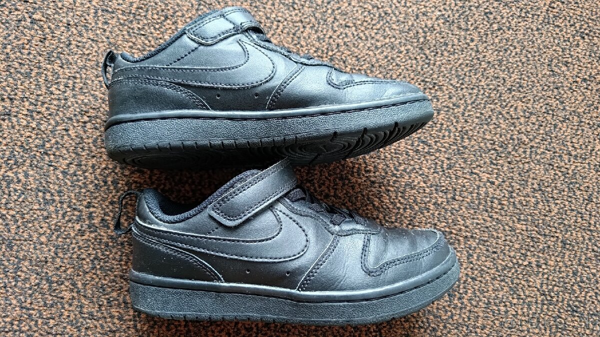 Tenisky Nike 31