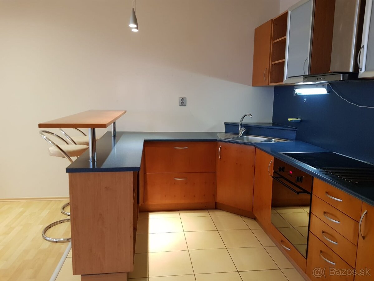 2izb byt Družba, 2x balkón