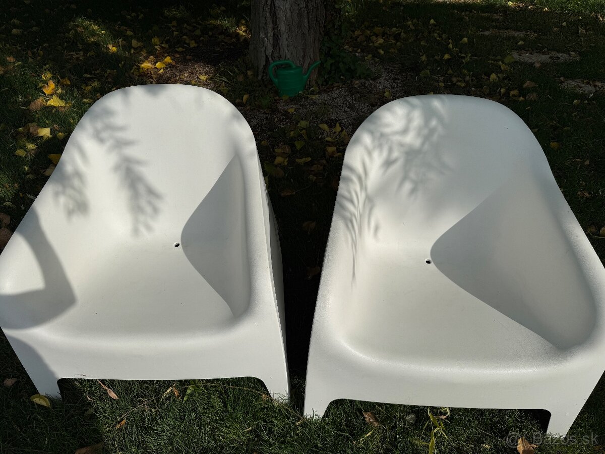 Predám 2x záhradné kreslo exteriérové biele