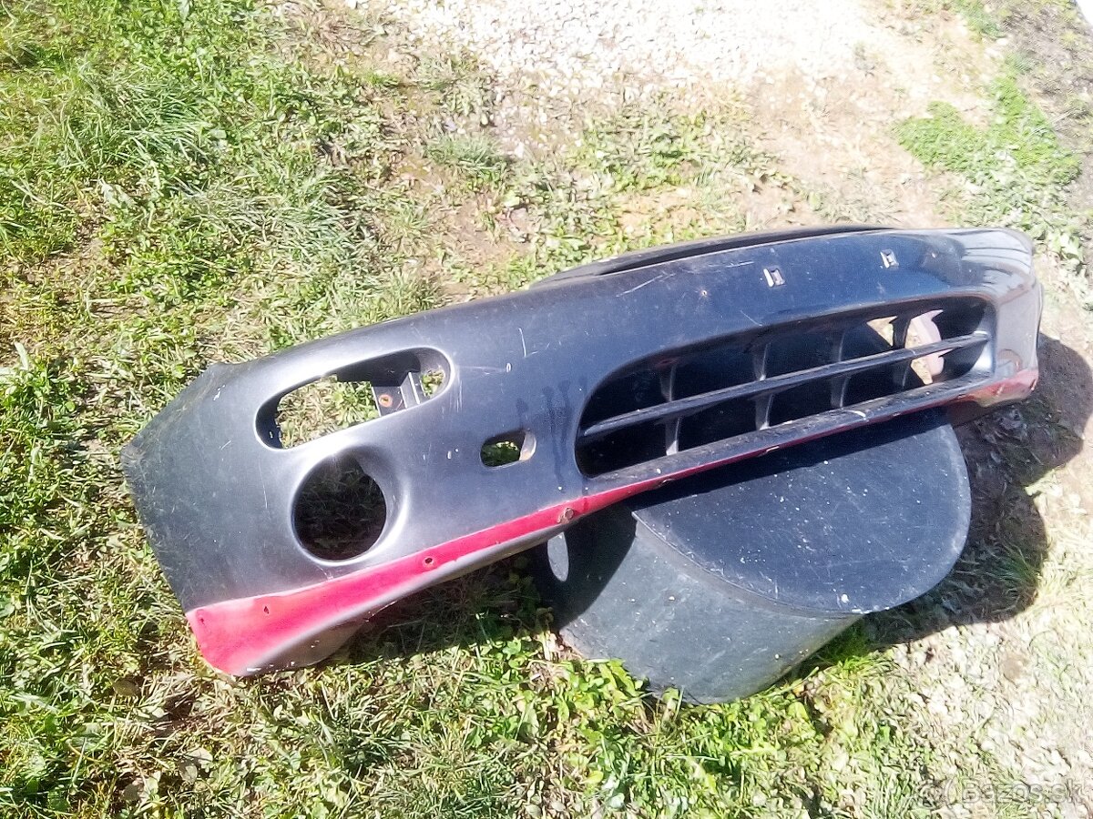 Predny naraznik Mazda MX3