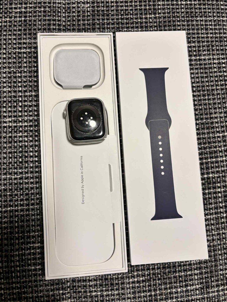 Apple watch series 9 , 45mm siver