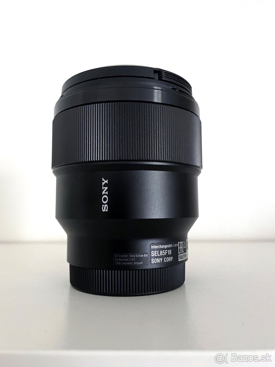 Sony FE 85mm f/1.8 Sony E-mount