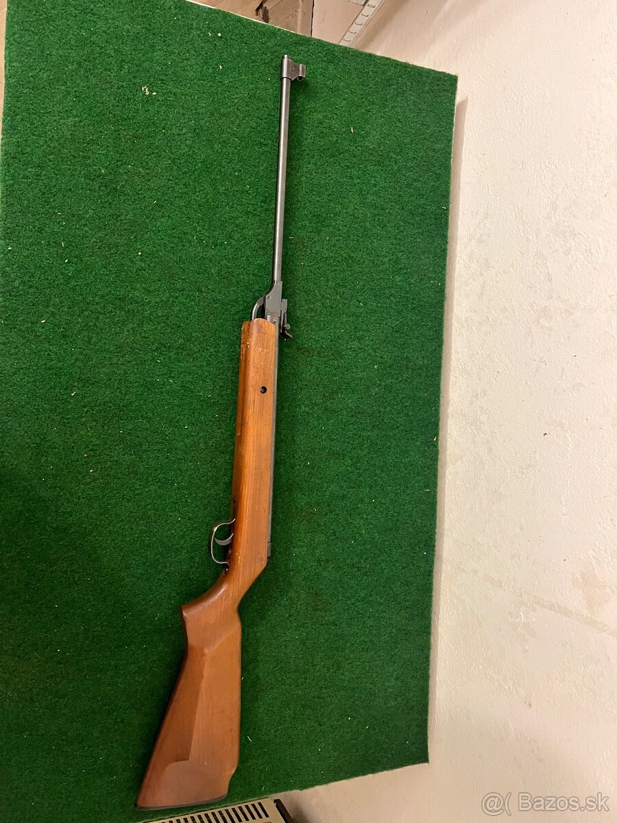 Juhoslovanská vzduchovka zastava cerveni