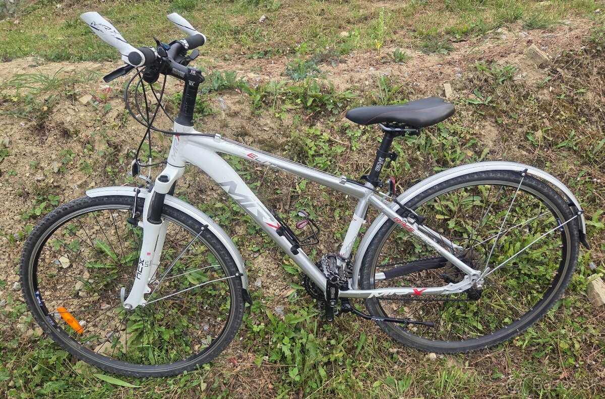 Trekingovy cross bicykel damsky ram 16 pneu 28/29