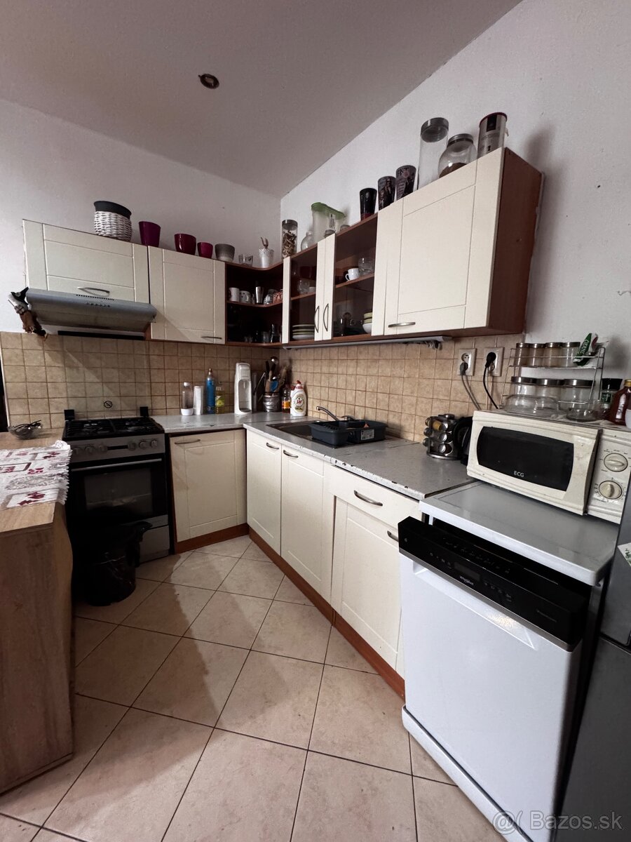 Na predaj 2 izbovy byt na ulíci Kukučinova