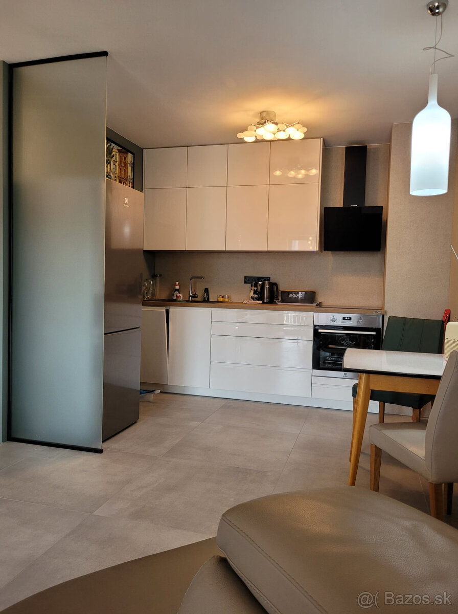 Nová Terasa, Prenájom nového 2 izb. bytu, zariadený