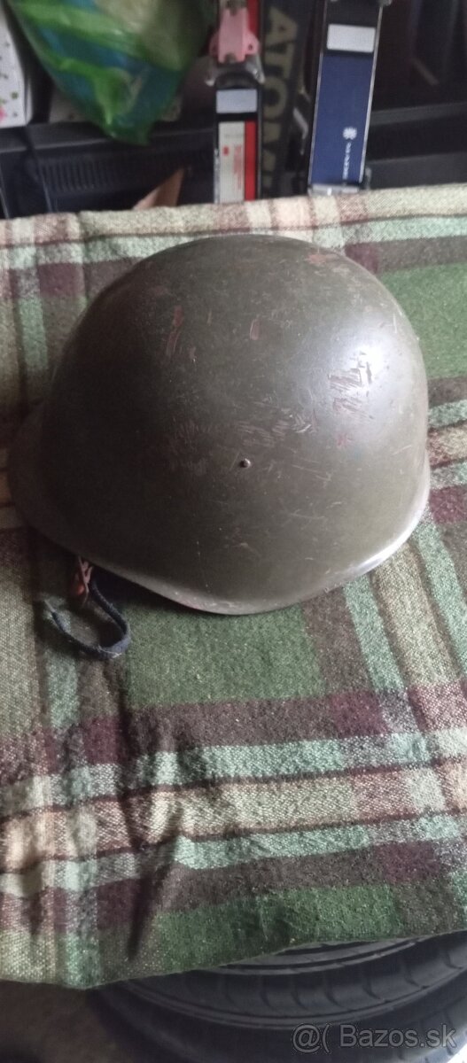 Vojenská helma