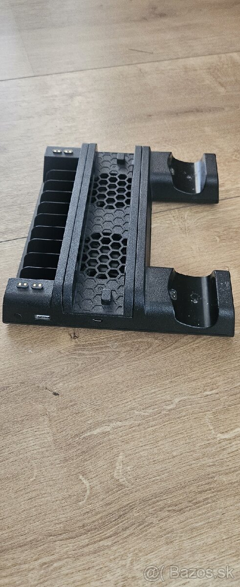 PS4 Slim - vertikákny stojan s chladením
