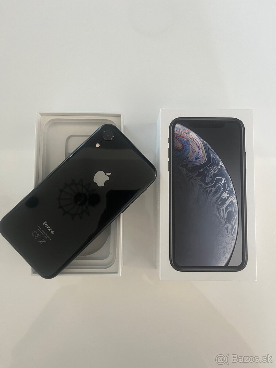 Predám iPhone XR black 64gb