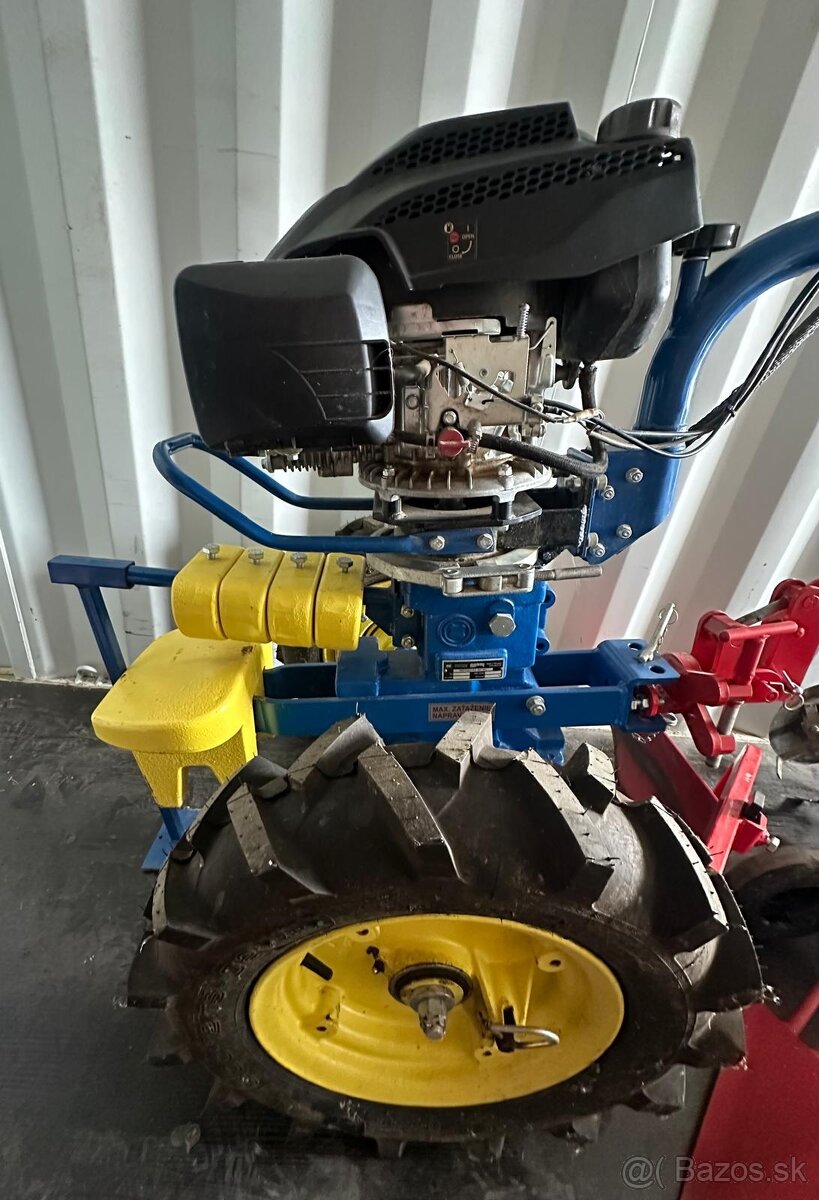 Malotraktor YAMAHA s príslušenstvom