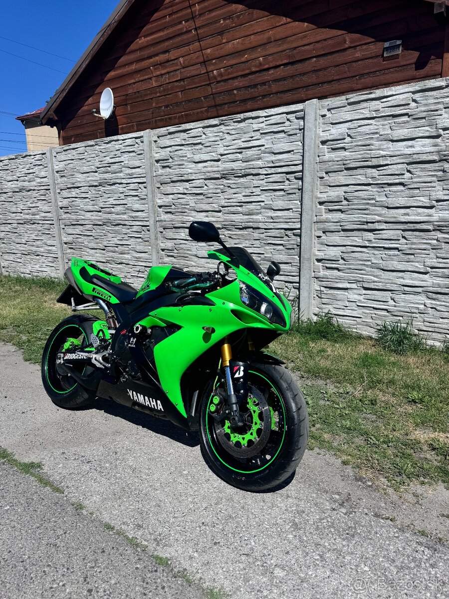 yamaha R1