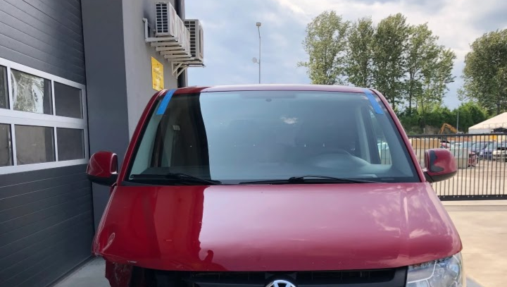Predám predné kapotu t5 lift